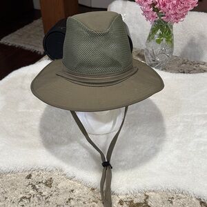 Herschel hat co army green hat